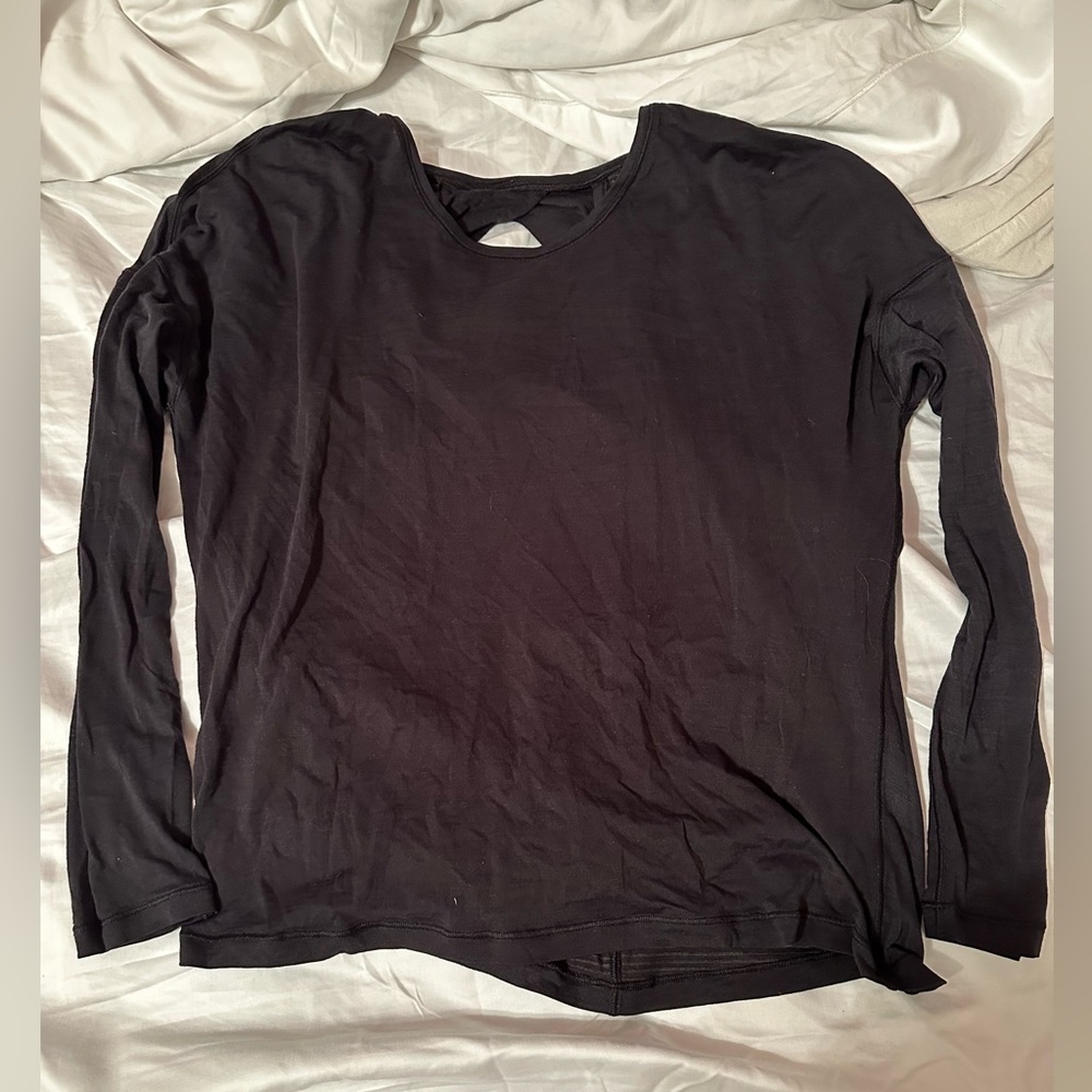 Lululemon black top